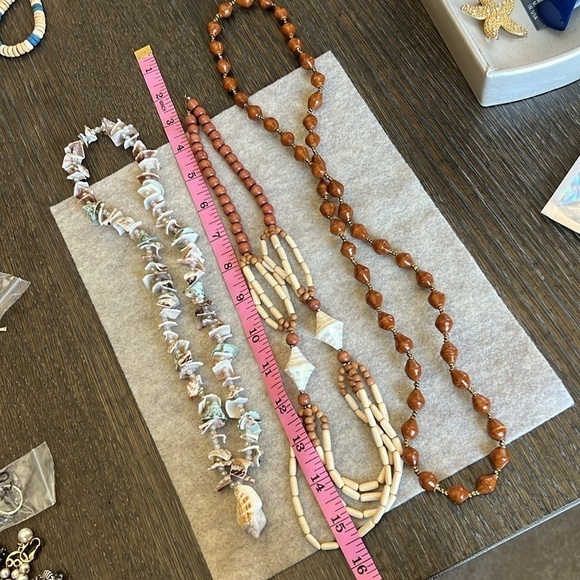 ♡3 Shell, Wood Beads, And Paper Beaded Necklaces♡ - Picture 4 of 6